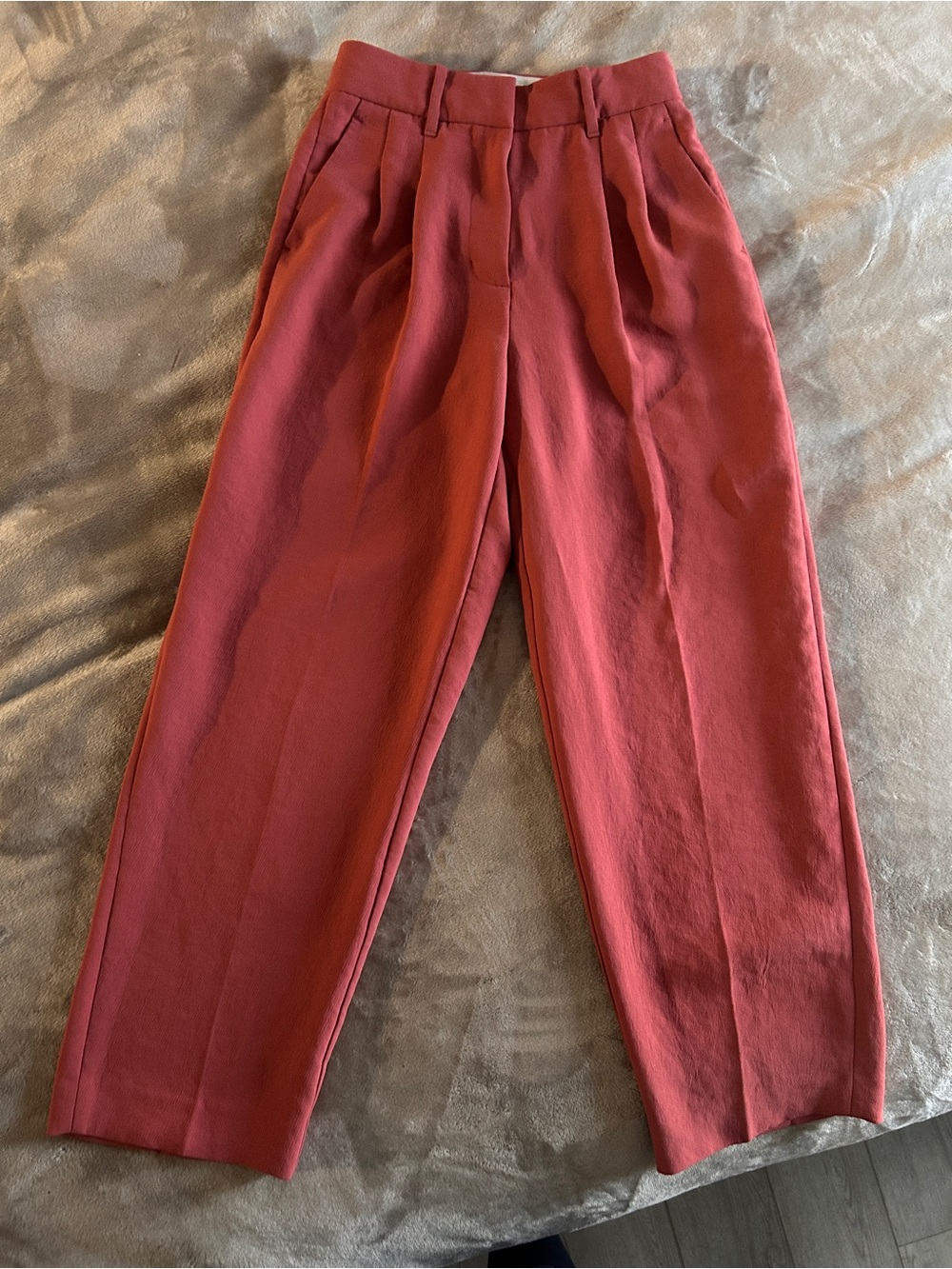 Wilfred Aritzia Brand, Effortless Cropped Trousers/Pants in Coral